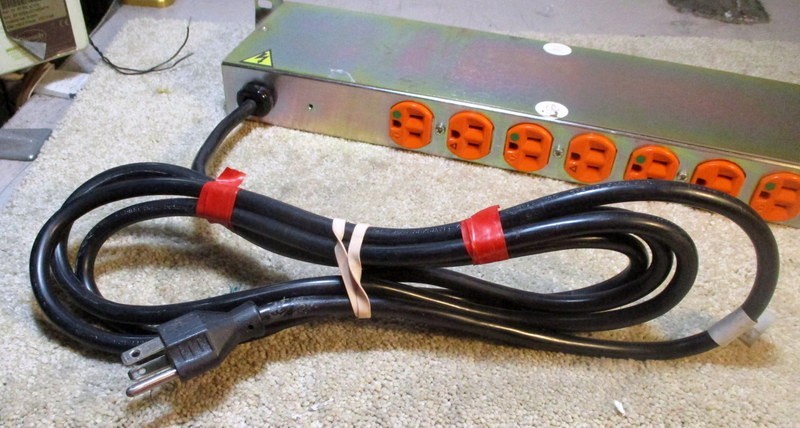 PULIZZI Z-LINE POWER CONTROLLER 12 OUTLET WITH CORD