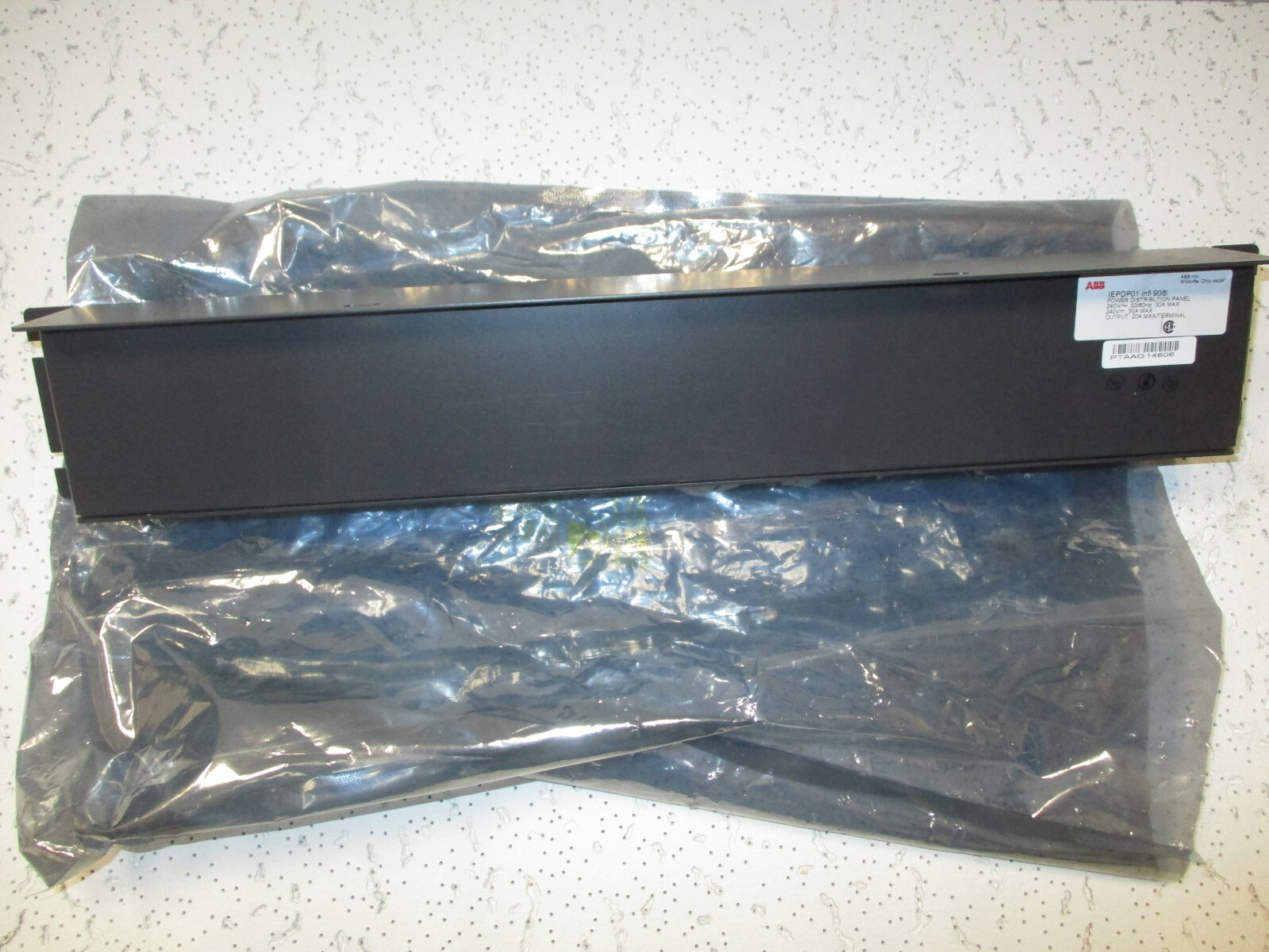 NEW, ABB, IEPDP01, infi 90, Power Distribution Panel, 240V, 50/60Hz, 30A Max