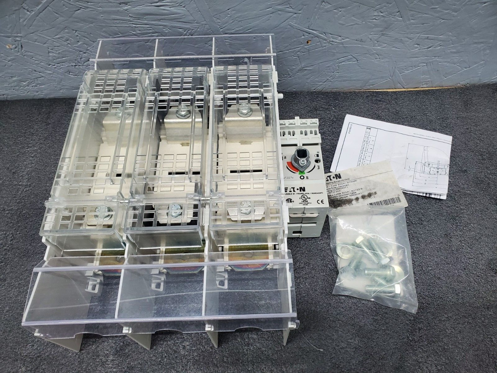 Eaton R9M3400FJ - Rotary Disconnect Switch, 400 A, Class J Fuses, 3 pole, 600VAC