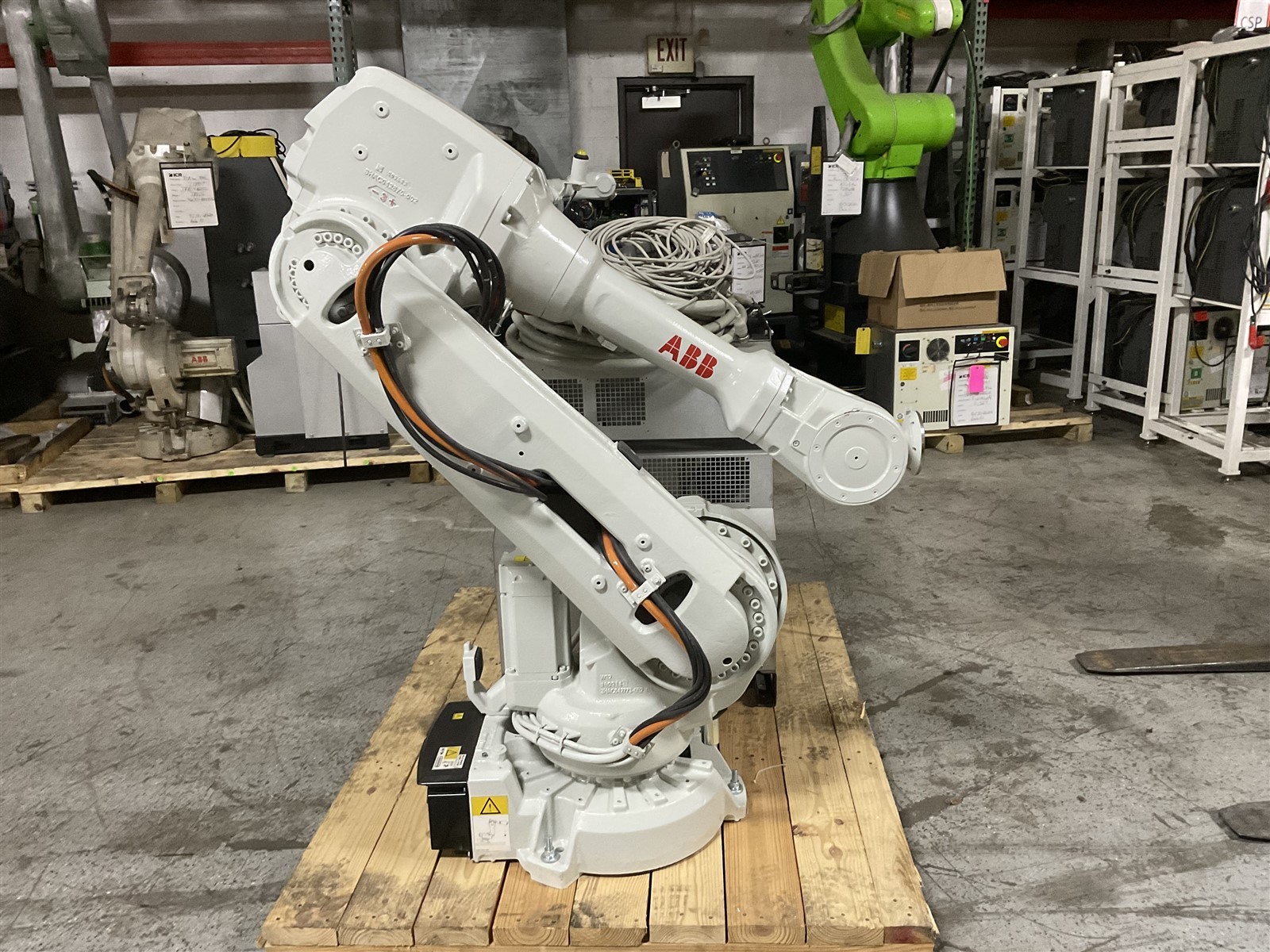 ABB ROBOT IRB4600 WITH CONTROLLER IRC5 SN: 4600-104574