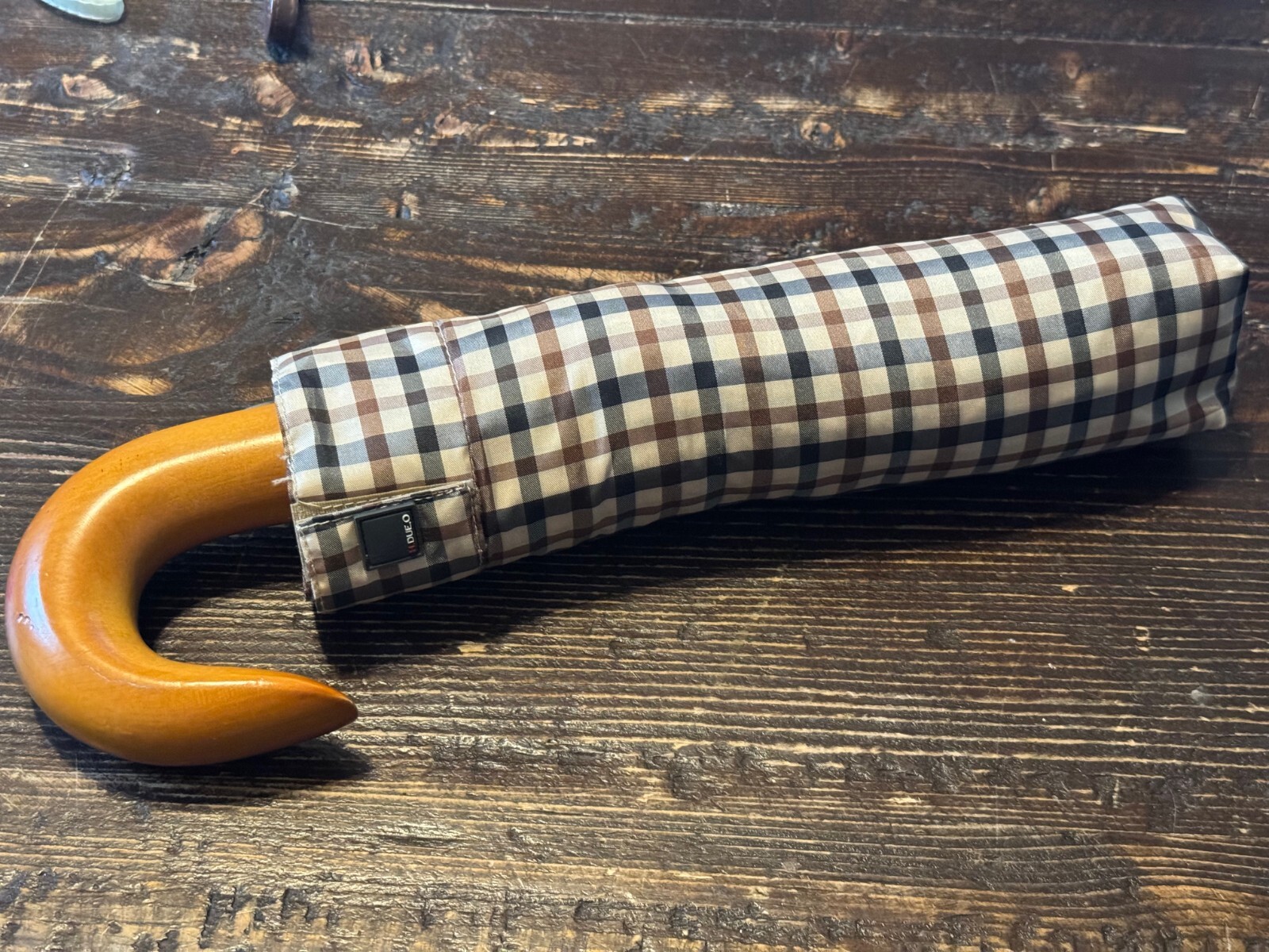 H.DUE.O Italian by Studioveronest Beige Check Curved Handle Folding Umbrella