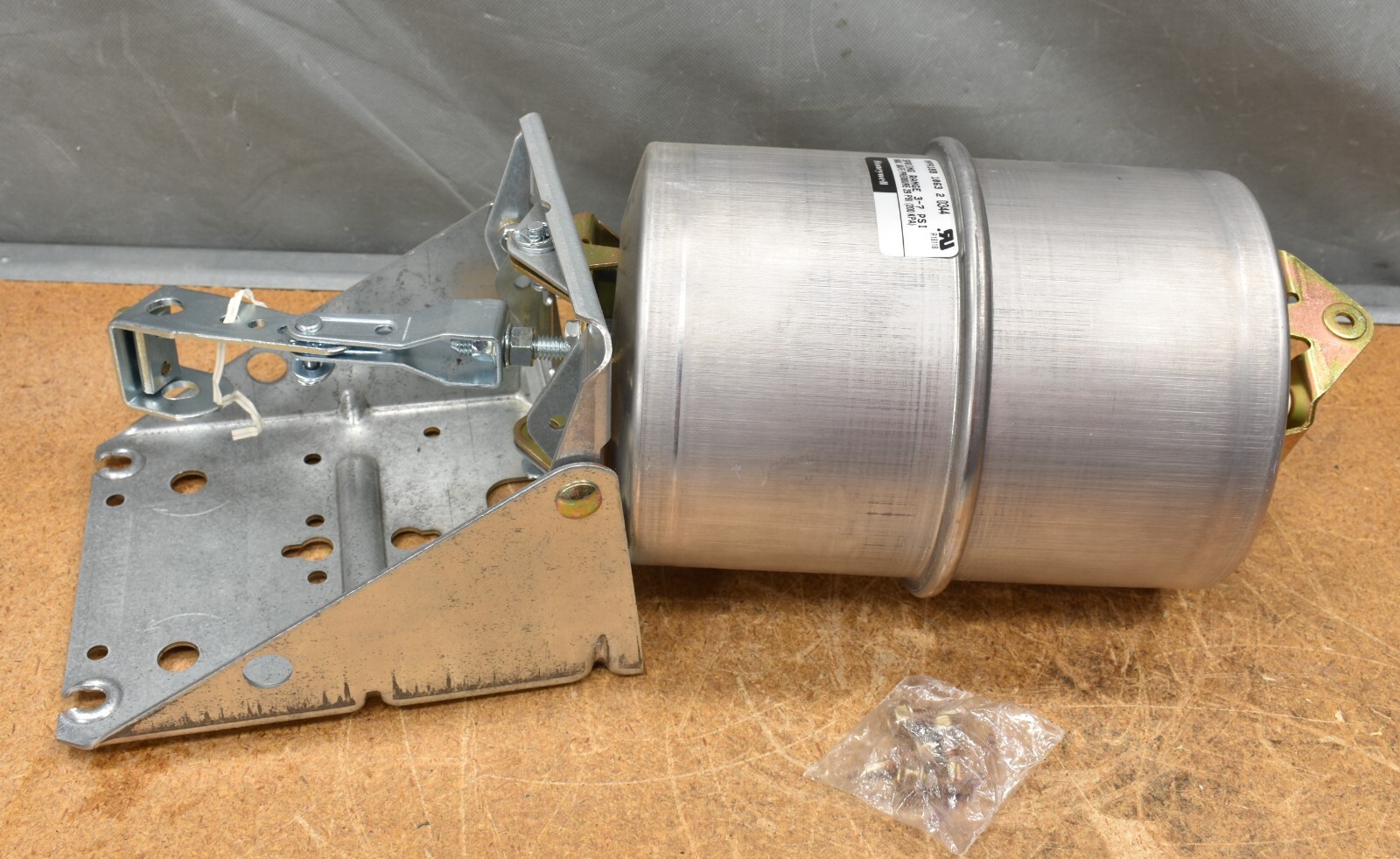 Honeywell MP918B-1063-2, Pneumatic Damper Actuator w/ Mount Bracket, 3-7 PSI