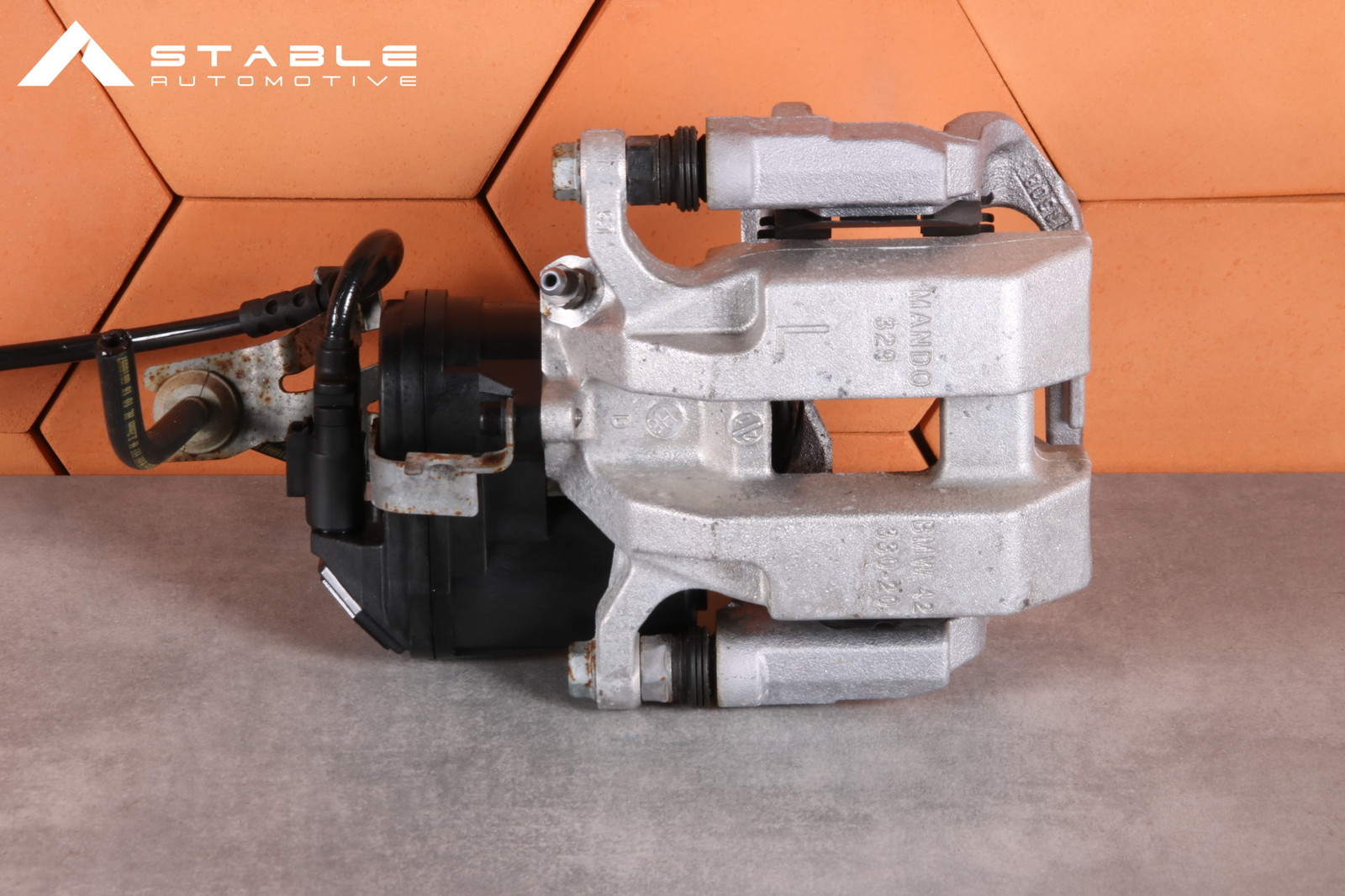 BMW G42 G20 G21 G22 G23 G26 REAR LEFT BRAKE CALIPER 330x20 8836841 6 km !!!