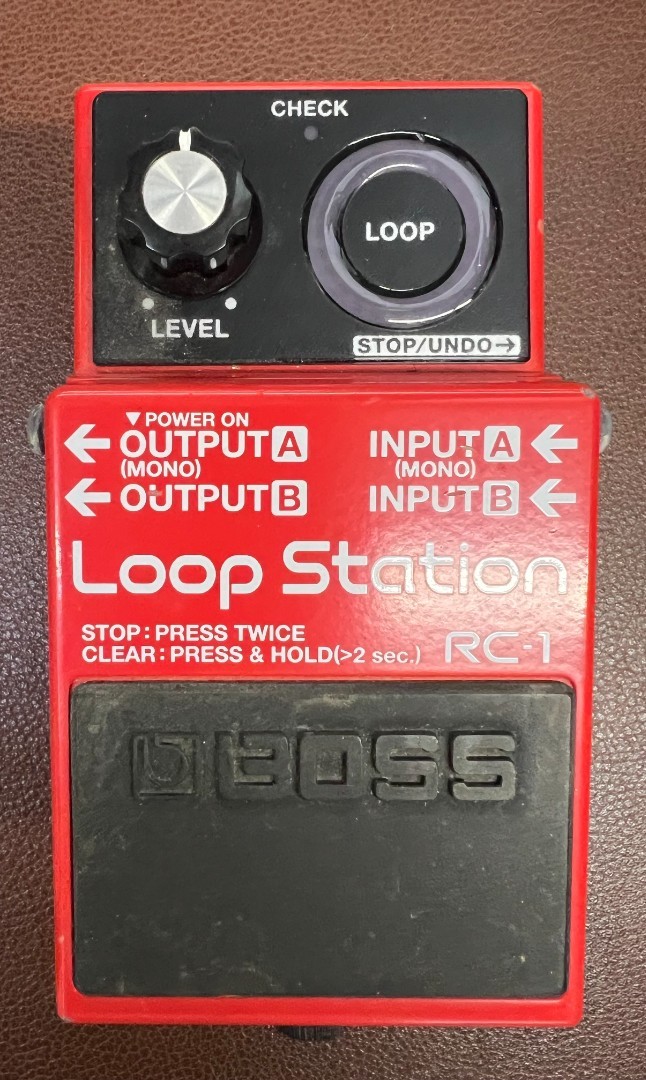 BOSS RC-1 Loop Station w/Innovative Loop Indicator & Foot-Switching Capabilities