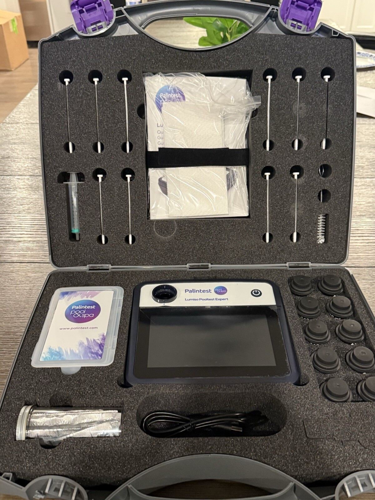 Palintest Lumiso Pooltest Expert – Your Ultimate Pool Water Testing Solution!