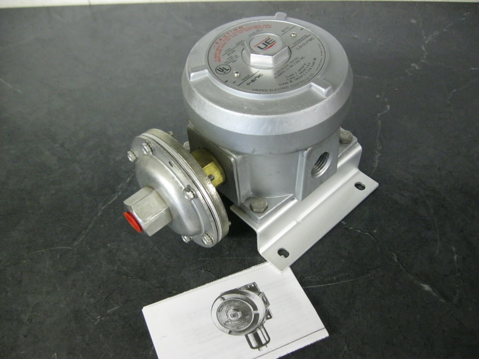 UE UNITED ELECTRIC J110 551 EXPLOSION PROOF PRESSURE CONTROL SWITCH 0-80" W.C.