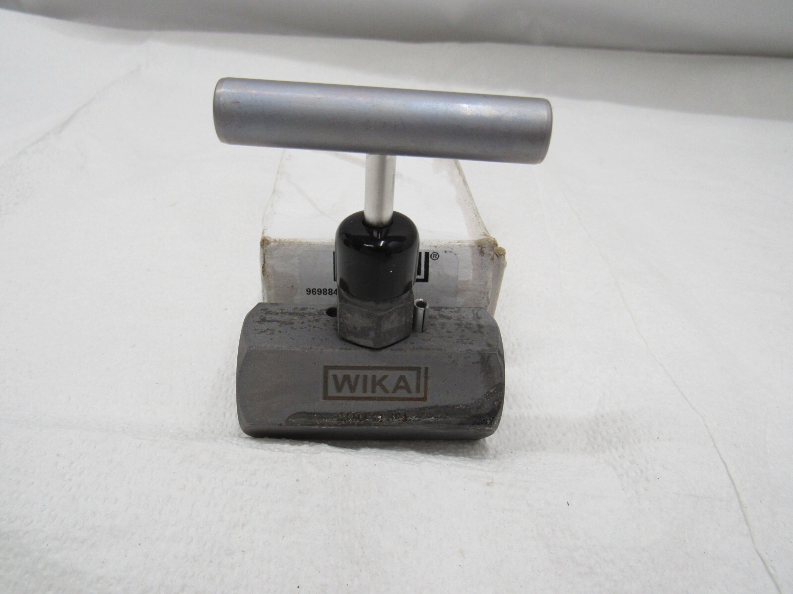 WIKA 9698846 Hard Seat Needle Valve 1/2" NPT - Female x 1/2" NPT Female
