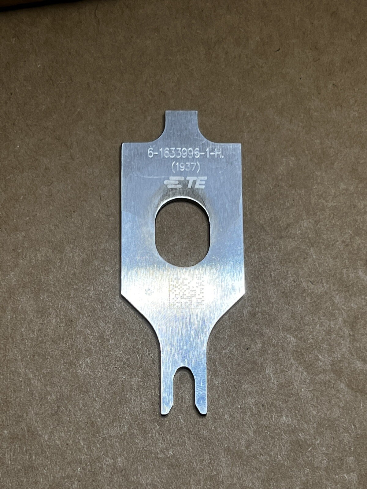 TE Connectivity 6-1633996-1 Crimping Tool