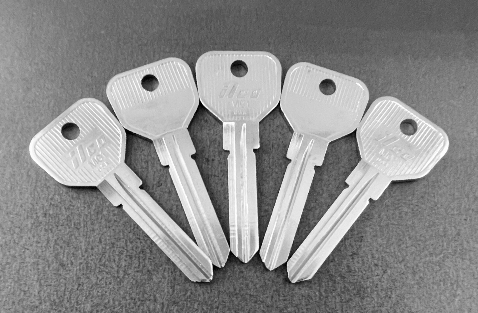 Lots of MG1 EN15 UN4 M81G UN-NH Type Key Blanks for Jaguar and British Leyland
