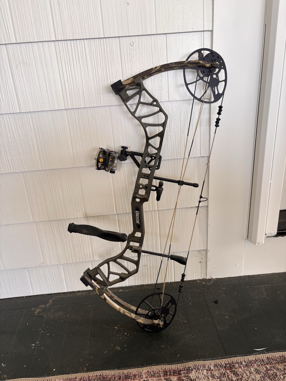 Bear Legit RH Compound Bow