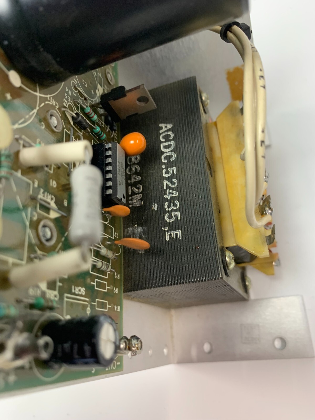New! acdc Electronics Model 24N2.4 Power Supply 24V