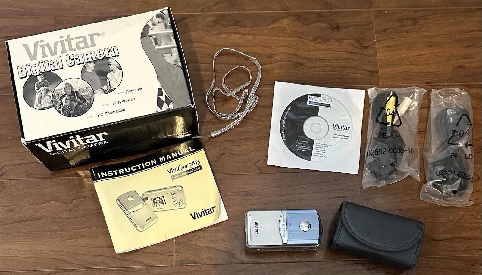 Vivitar Vivicam 3815 4.0MP Compact Digital Camera Complete Set Tested Uses AA