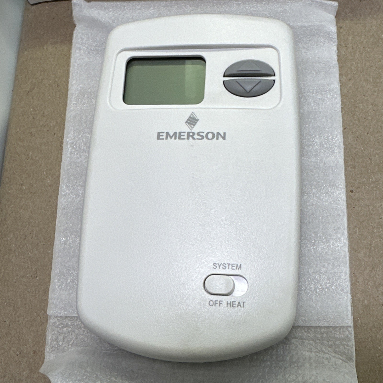 Emerson 1E78-140 Non-programmable Thermostat