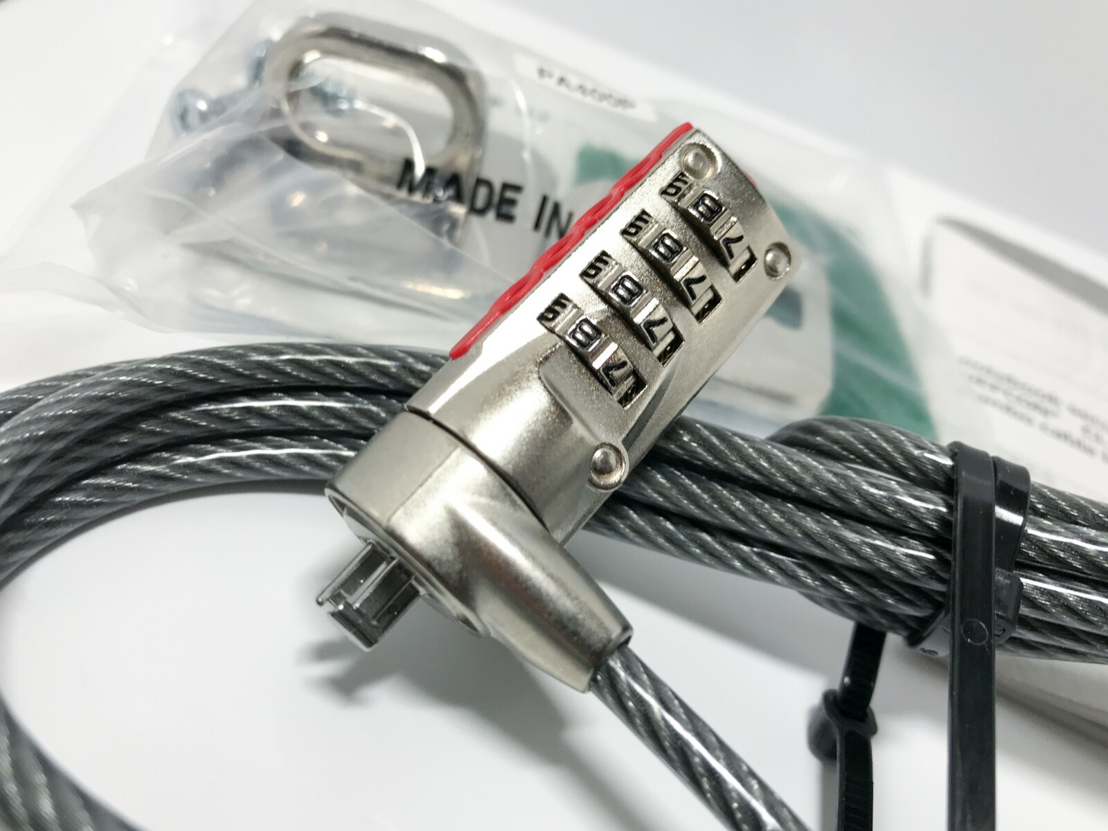 Targus Notebook Security Defcon CL Combo Cable Lock with Base Plate PA410BX-LE
