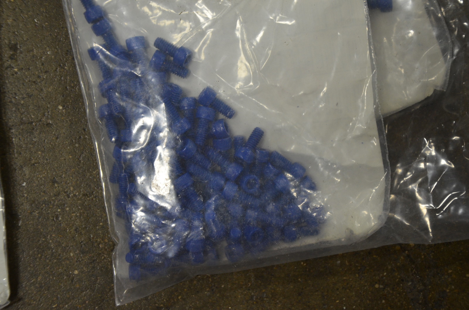 8-32 x 3/8 Socket Head Cap Screw Blue PTFE Teflon Coated 1424 18-8 SS Lot of 10