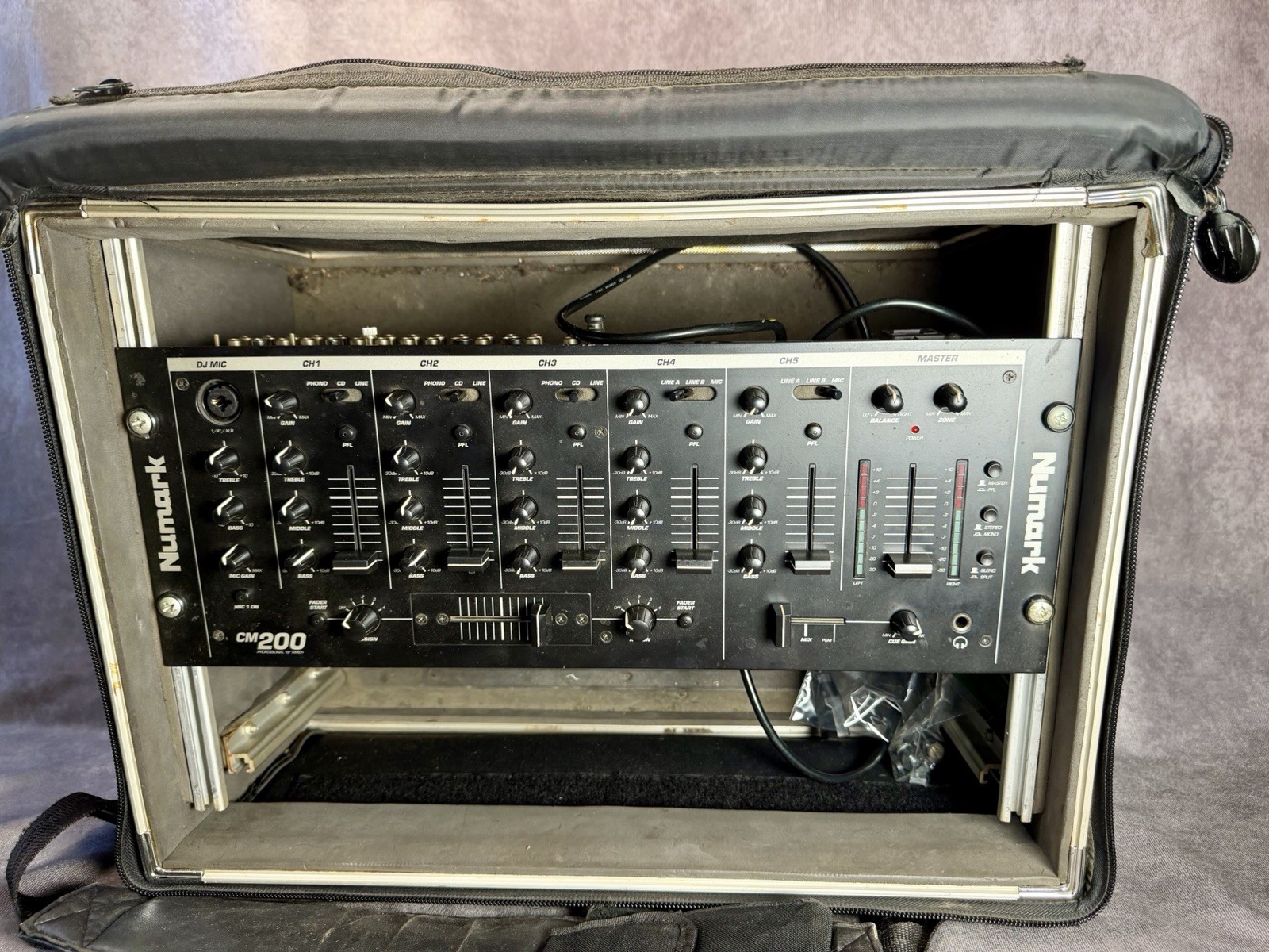 Numark CM200 DJ 4 Channel Microphone Mixer / Mixing Board w/Travel Case