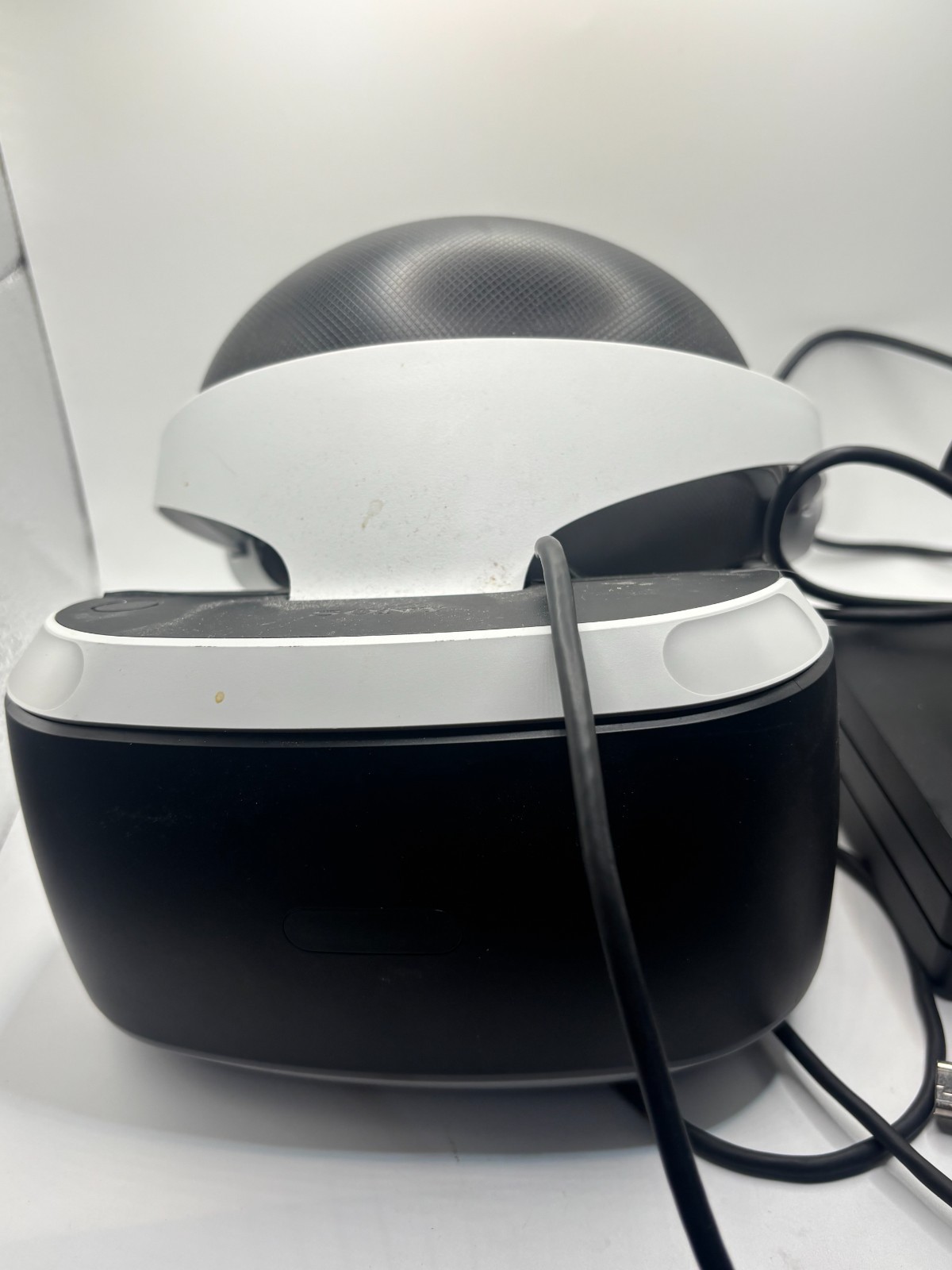 PLAYSTATION VR USED PLAYSTATION 4 COMES WITH ITEMS PICTURED UNTESTED!