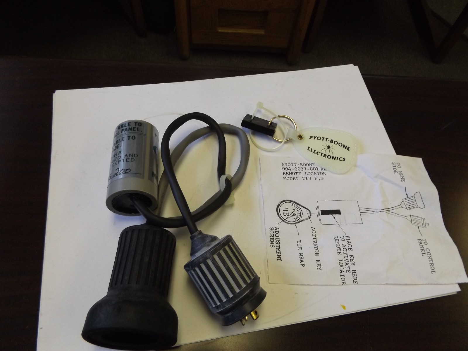 WHOLESALE LIQUIDATION PYOTT-BOONE  REMOTE LOCATOR 213 004-0037-001 W/KEY NOS