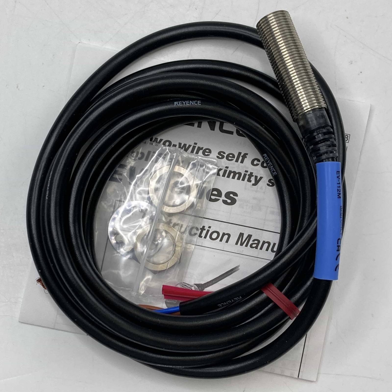 Keyence EV-112M outer box damaged new