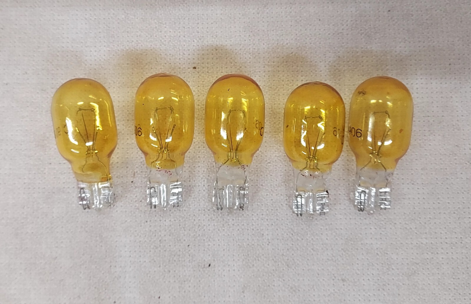 Sega TITANIC MONOPOLY Arcade Lot 5 YELLOW C 906 Arcade Light Bulbs 165-5004-06