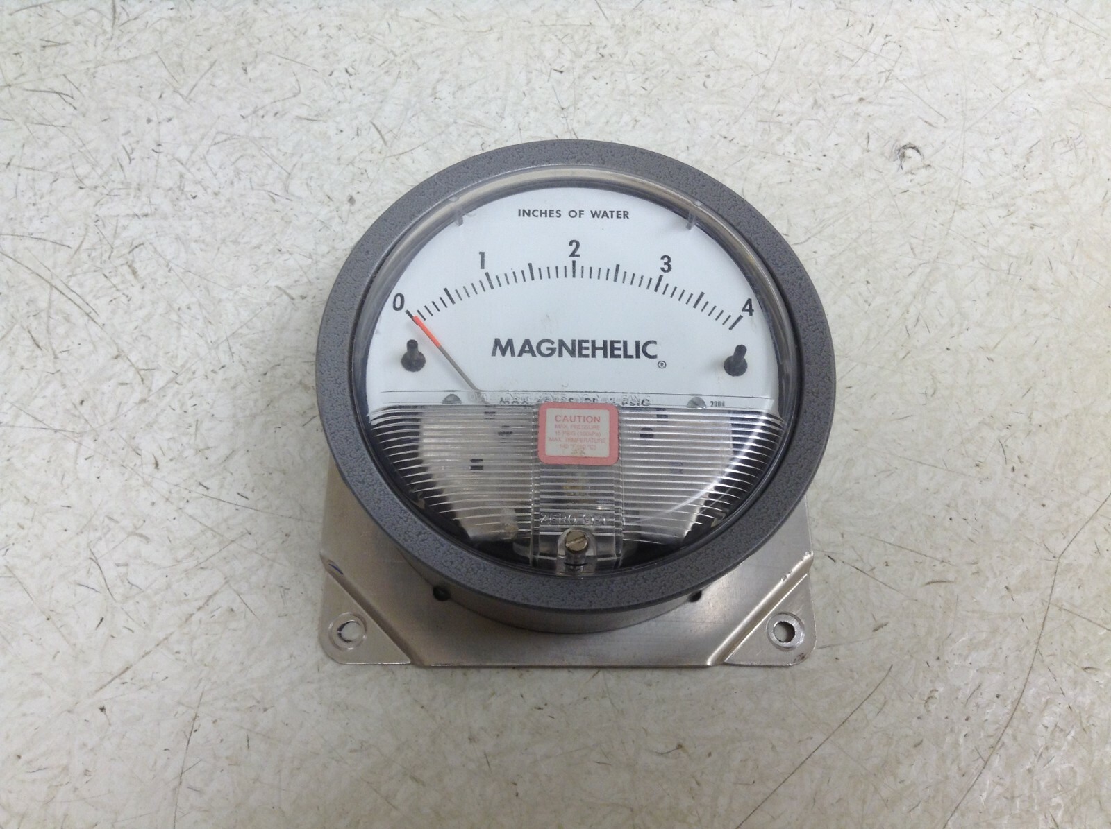 Dwyer W02AA LT Magnehelic 0-4 Inches of Water W02AALT (TSC)
