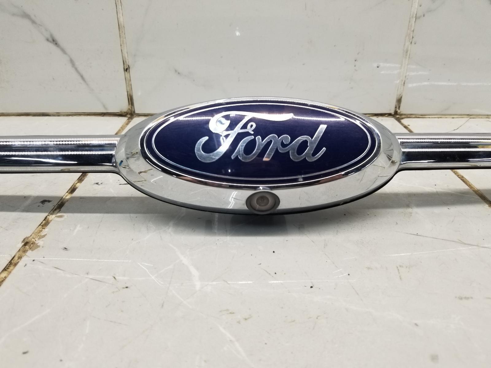 2015 FORD TAURUS CHROME FINISH PANEL W/ CAMERA #007574