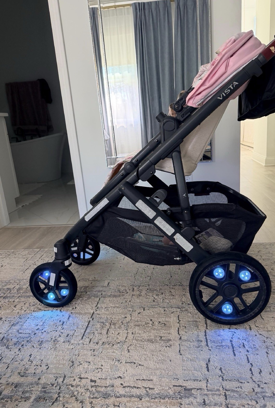 LED Wheel Lights with Remote for UppaBaby Vista V1 V2 V3 and CRUZ V1 V2 Stroller