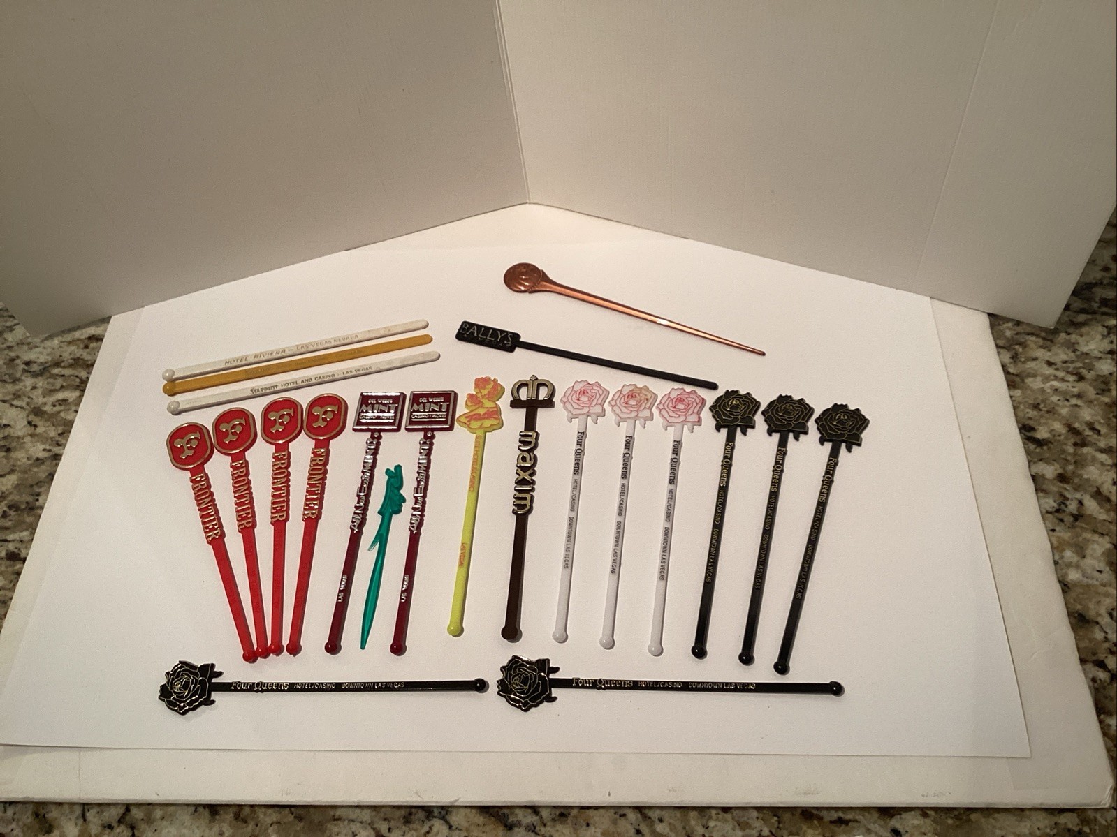 Las Vegas Casino Hotel Swizzle Stir Sticks Drink Stirrers Lot Of 22 Vtg Plastic