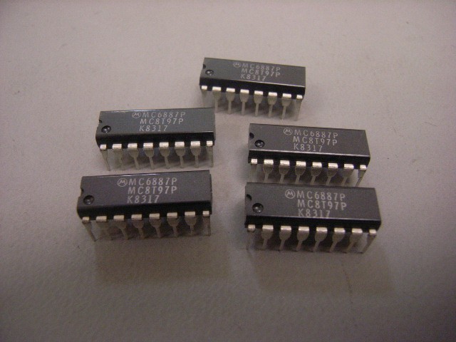 MC6887P - Motorola - HEX THREE-STATE BUFFER INVERTER 16-pin Dip ( 10 pcs