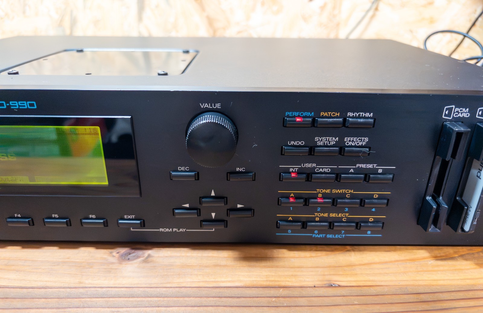 Roland JD-990 Super JD Synthesizer Module w/ Memory Card & Power Cable