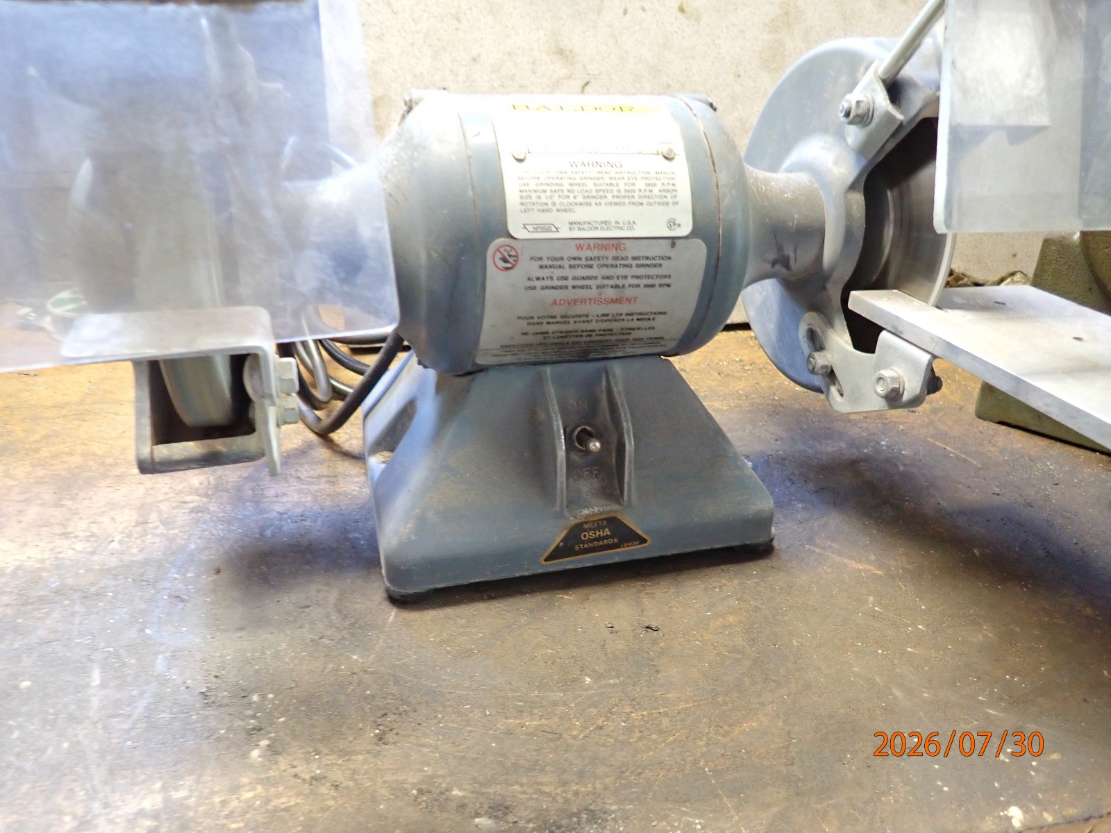 OLDER GREY BALDOR 6" BENCH GRINDER
