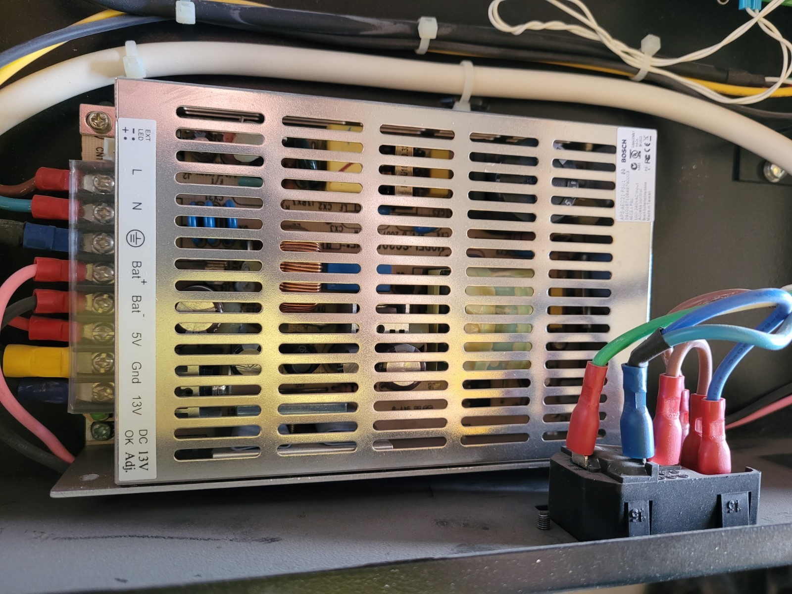 BOSCH Control Enclosure Access Controller 2.1 Wiegand APC AEC21 API-AEC21-4WR