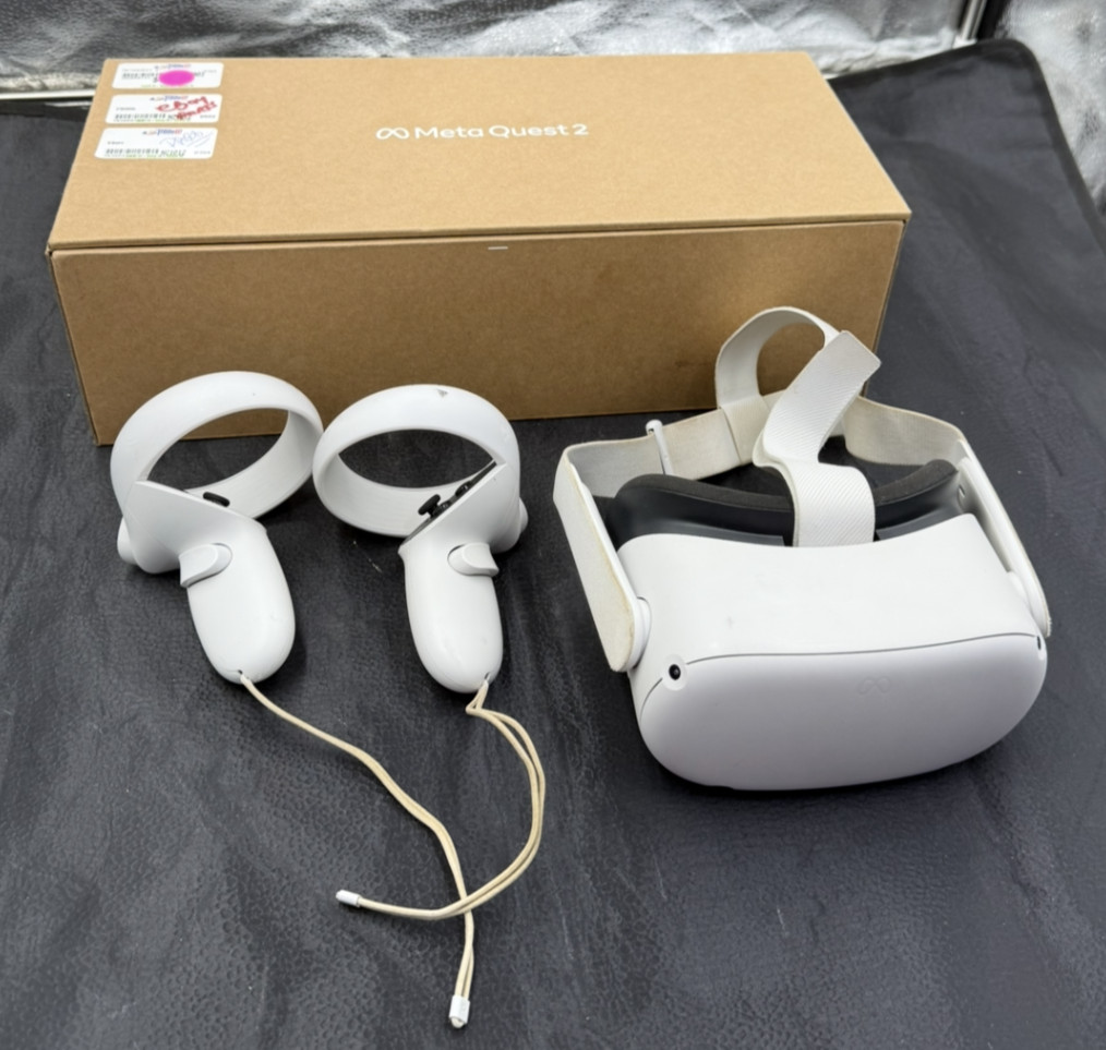 Meta Oculus Quest 2 VR Headset (PARTS/REPAIR)