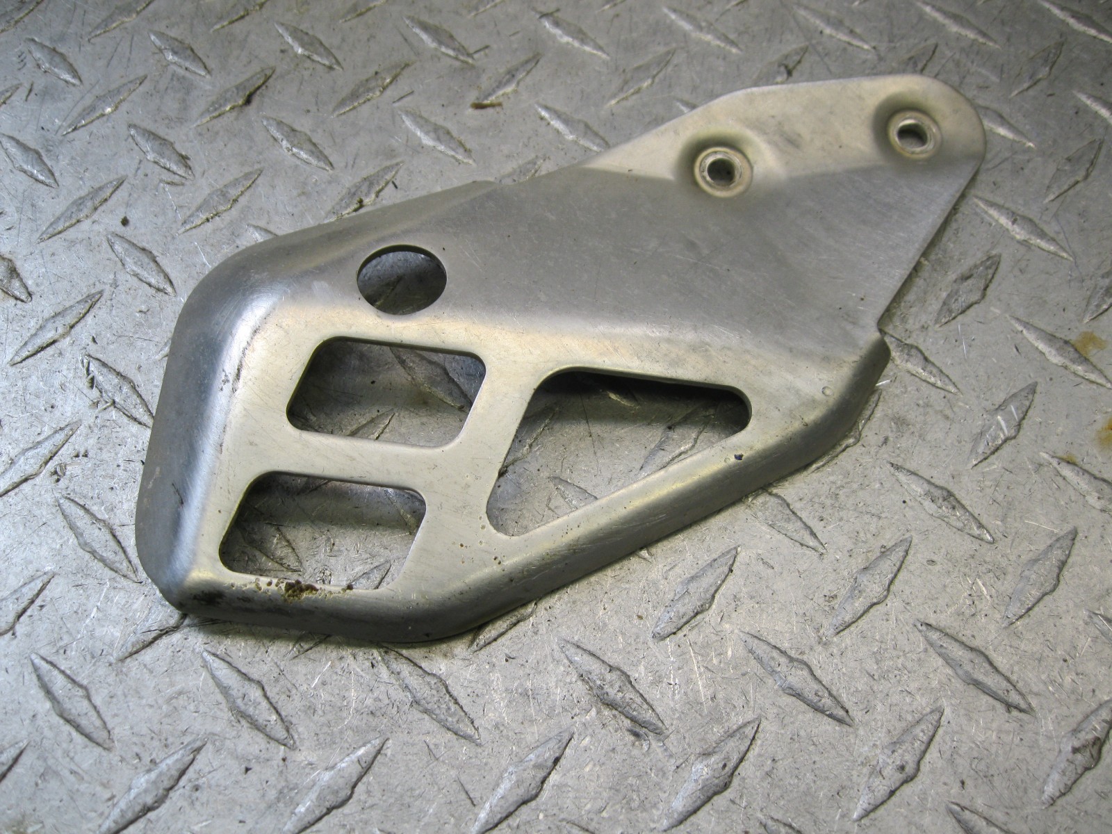 YZ250F YAMAHA 2002 (lot a) YZ 250F 02 REAR BRAKE MASTER GUARD