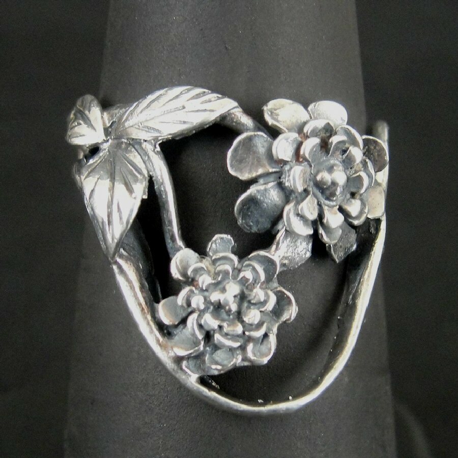Ring Silver Flower Blooms with Leaves Band Sterling 925 Size 5.25 Band Ring