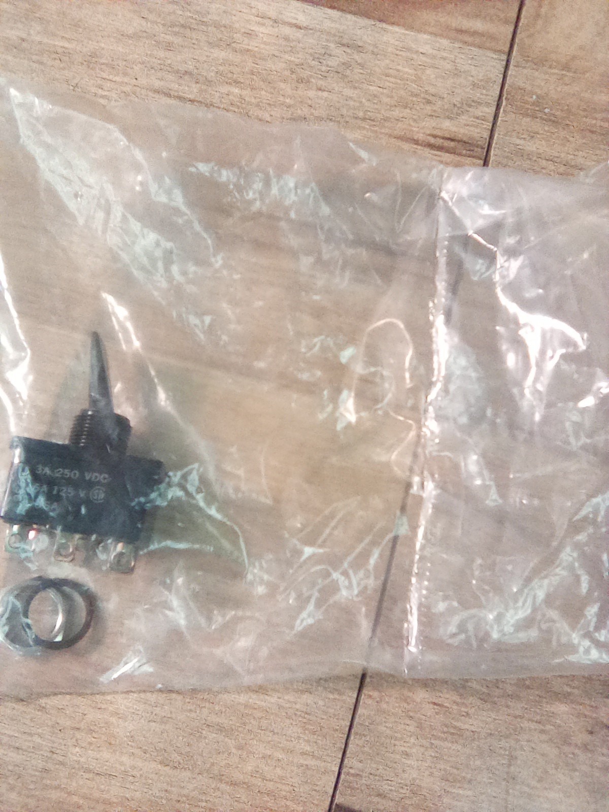 Cutler Hammer 3/6A 125 V Black Lever Toggle Switch