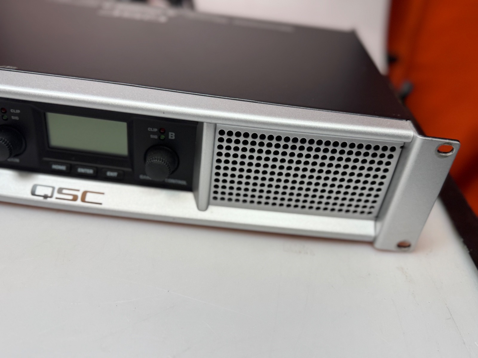 QSC GXD 8 2ch Digital Amplifier W/ Onboard DSP