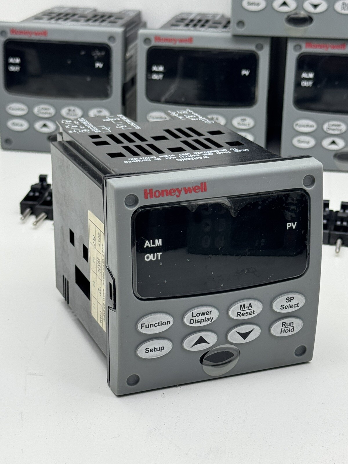 HONEYWELL DC2500-CE-0A00-200-00000-00-0 UNIVERSAL DIGITAL CONTROLLER UDC2500