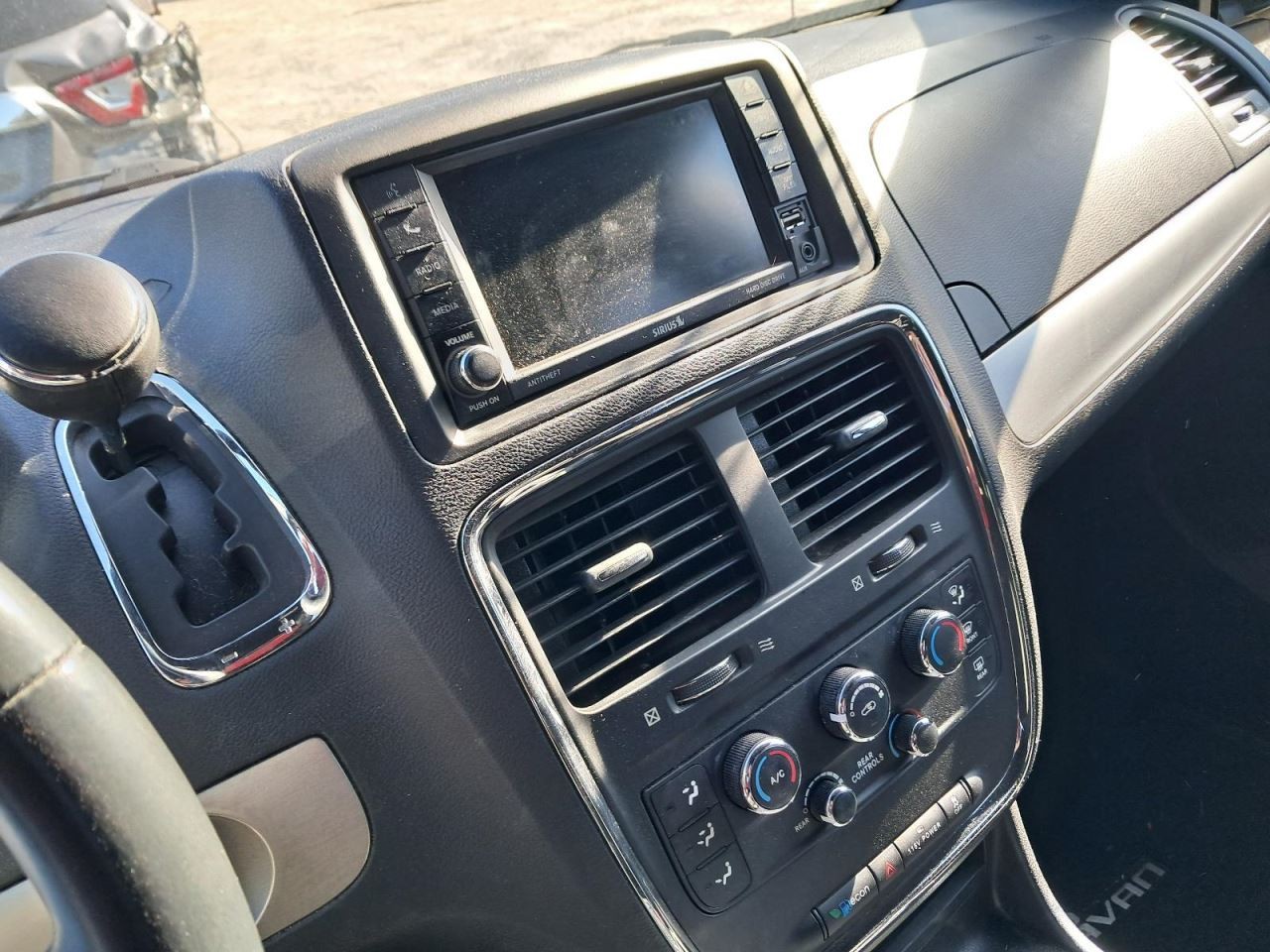 CARAVAN 2016 Glove Box 4822433