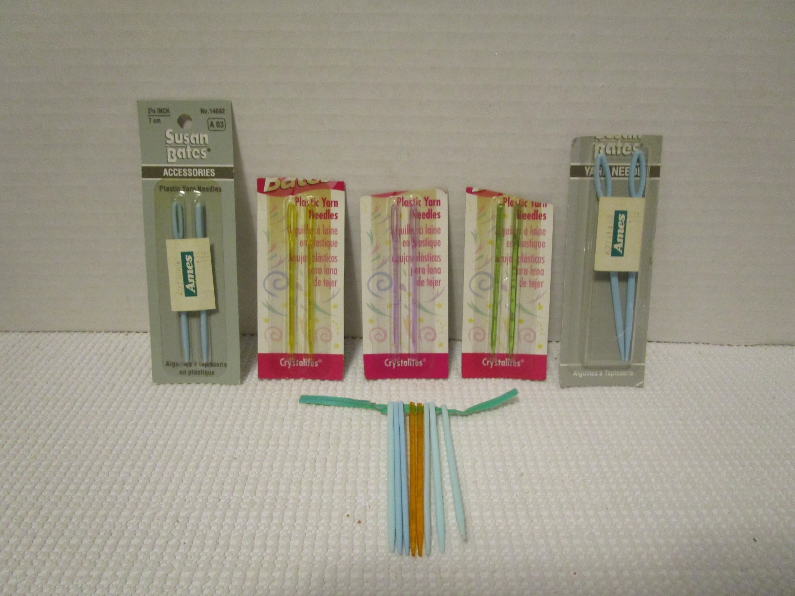 Susan Bates / Crystalites Lot of 18 Plastic Yarn Needles Knitting Crochet Crafts