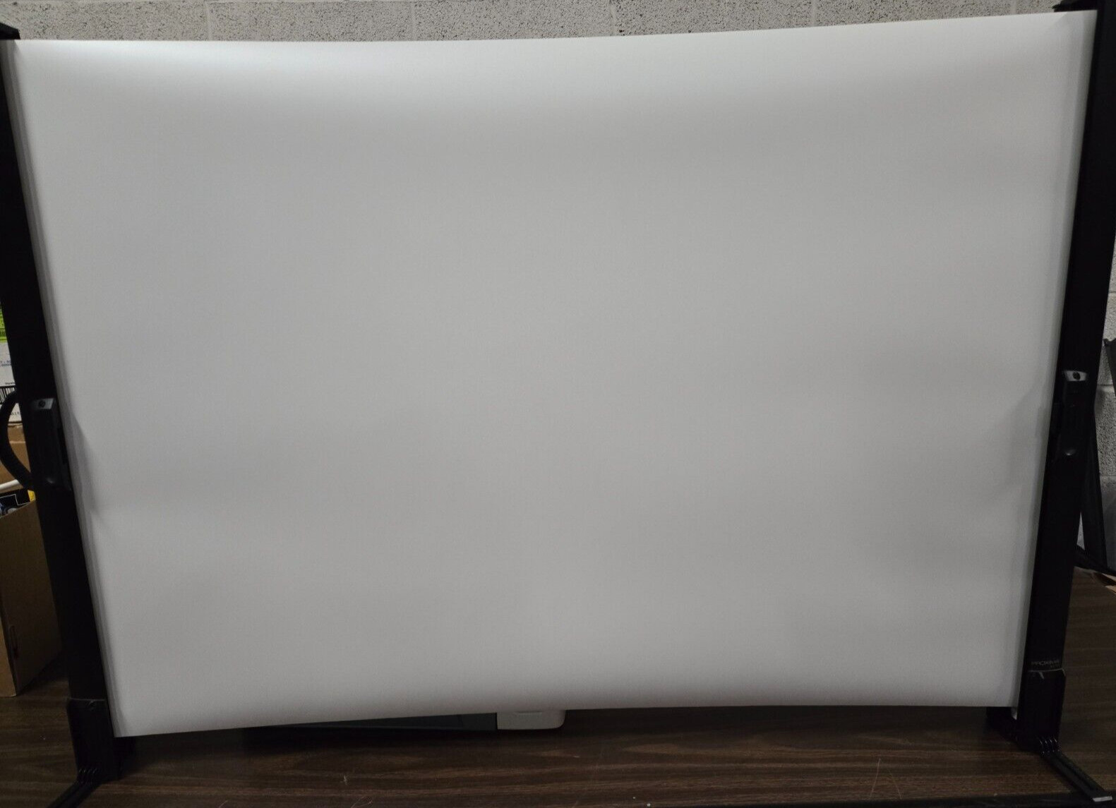 Proxima 50" Tabletop Screen A650 - Light Portable Projector Screen