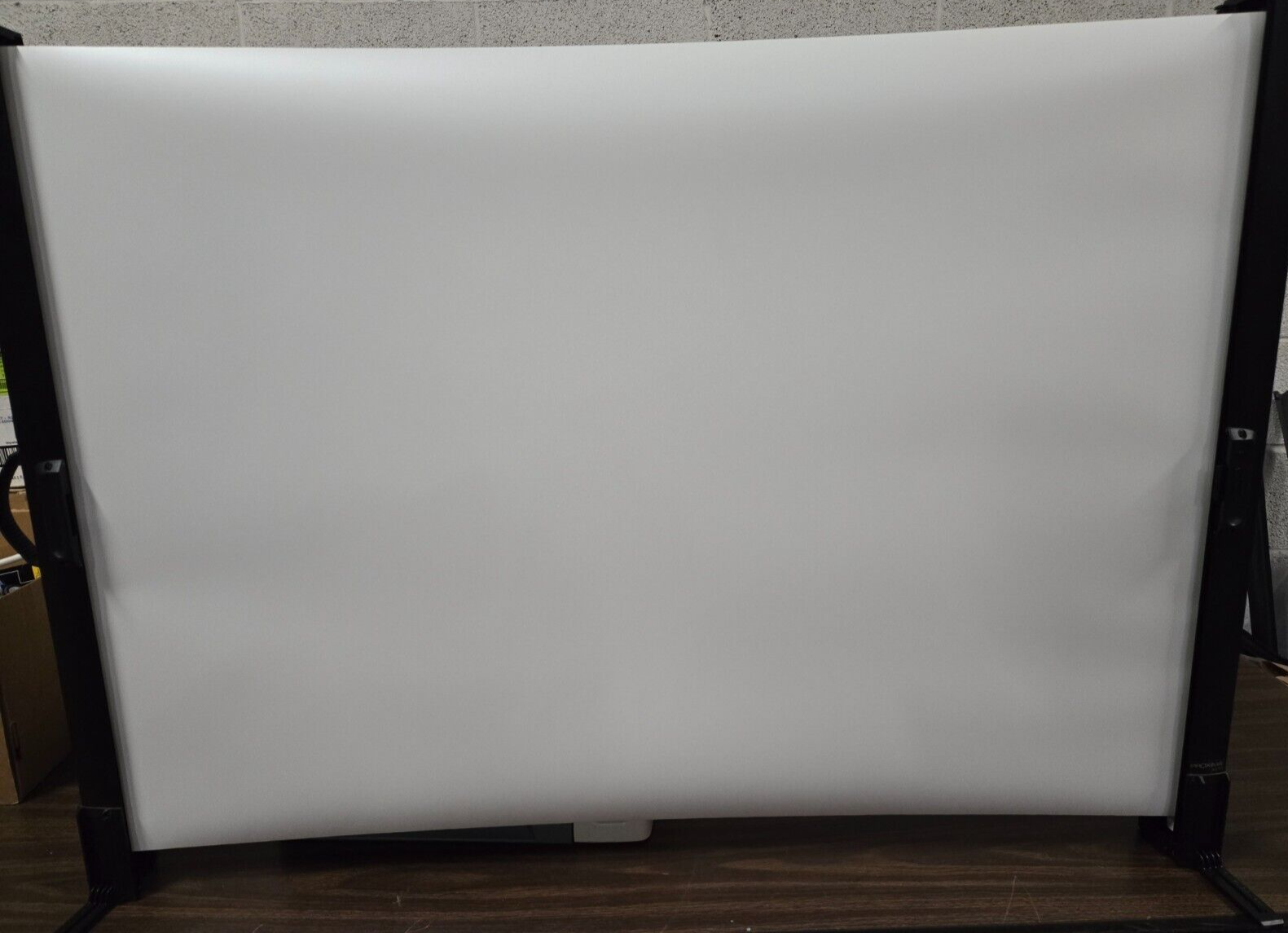 Proxima 50" Tabletop Screen A650 - Light Portable Projector Screen