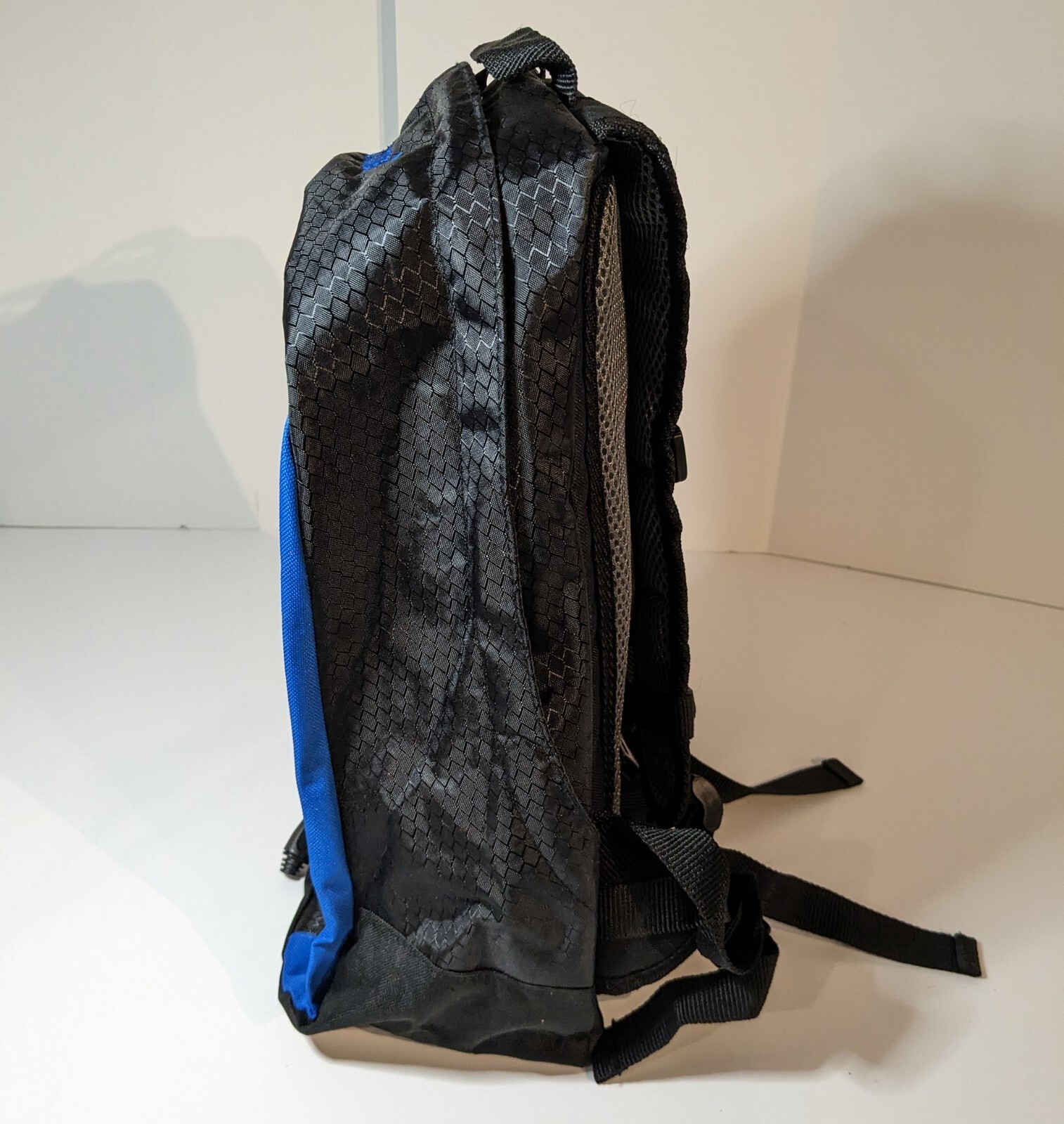 Element Gear 2 Liter Hydration Pack Camping Backpack, World Famous Sports, Black
