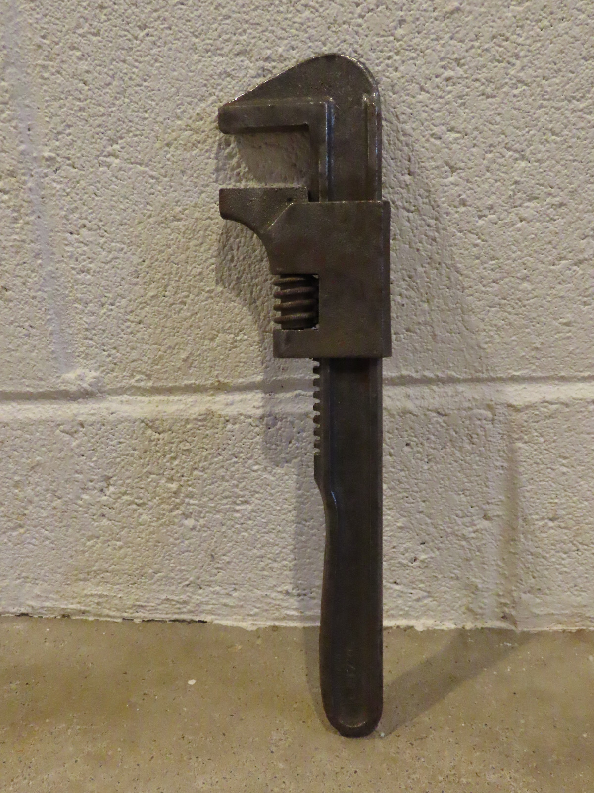 Vintage 11" Auto Monkey Pipe Wrench Adjustable Hand Tool Engine