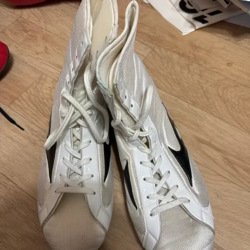 Mizuno Boxing Finisher Shoes - White, Size 280