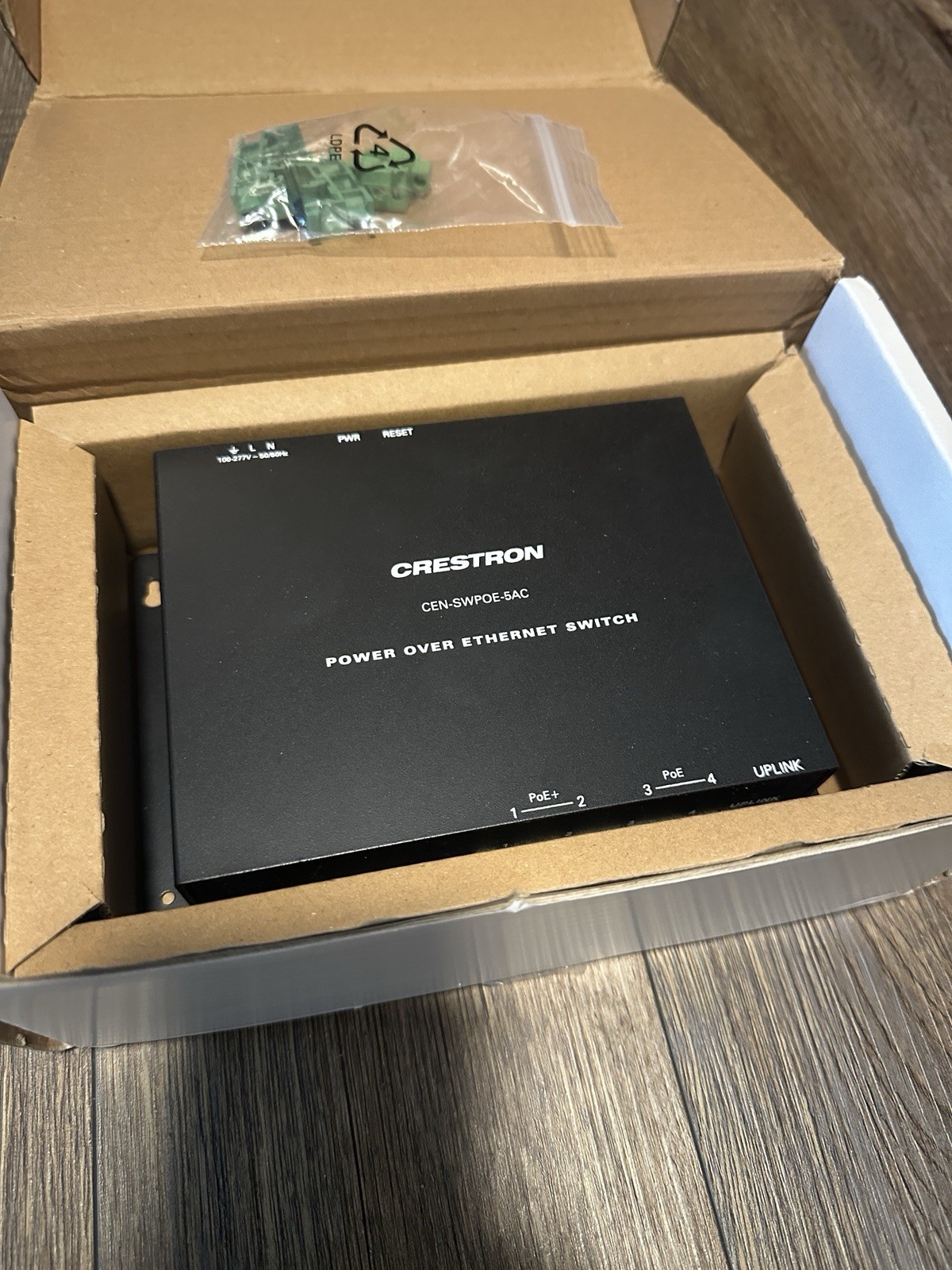 Crestron cen-swpoe-5ac Power Over Ethernet Switch 5 Port