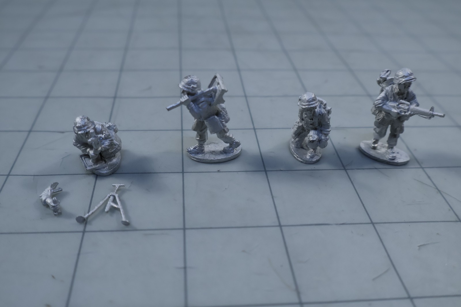 4-pc War Game Miniatures 28mm Unpainted Vietnam War USMC 60mm Mortar Team NAM17