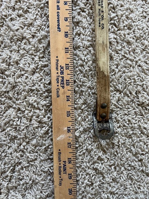 16" Vintage Hull Iowa Coop Gas and Oil Top Post Battery Lift Strap