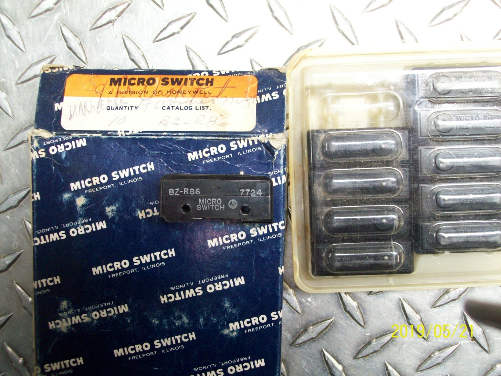 (1) BZ-R86 NEW HONEYWELL MICRO SWITCH LIMIT SWITCH