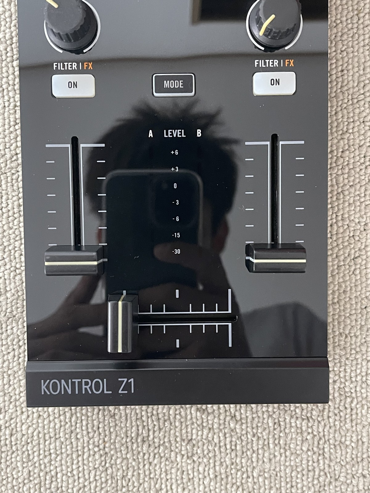 Native Instruments Traktor Kontrol Z1 DJ Mixer Audio Interface Boxed Tested